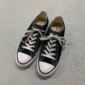 Women’s Low Top Black Converse